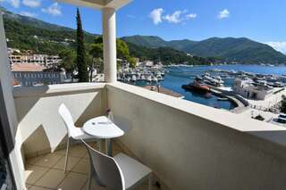 Отель Boutique Hotel Kredo Херцег-Нови Улучшенный люкс с видом на море-33