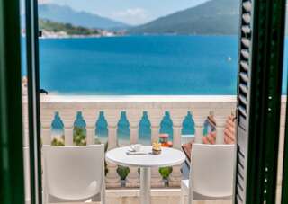 Отель Boutique Hotel Kredo Херцег-Нови Улучшенный люкс с видом на море-35